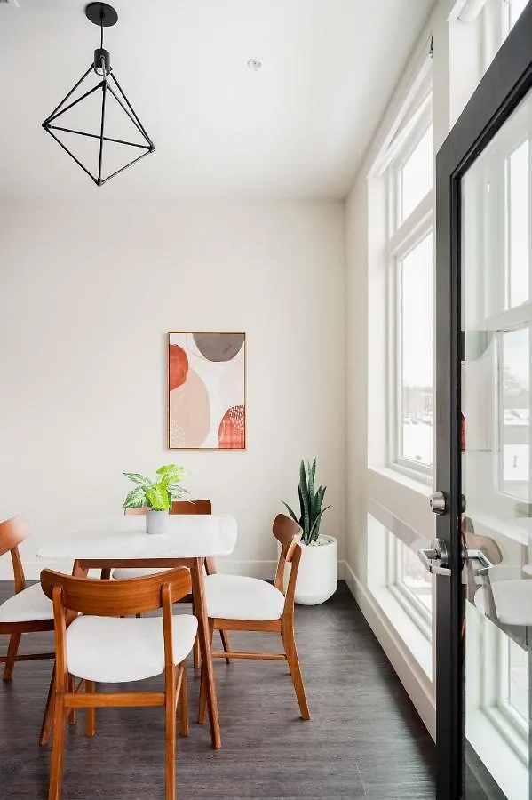 Modern Allure Lifestyle - City View - Zuni Lofts Denver United States